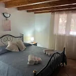 La Casa Degli Enzi 아파트