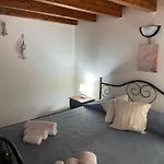 아파트 La Casa Degli Enzi *