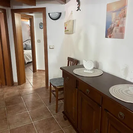La Casa Degli Enzi