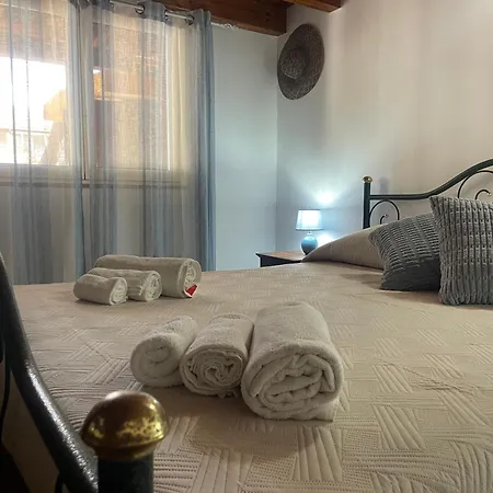 La Casa Degli Enzi Apartment